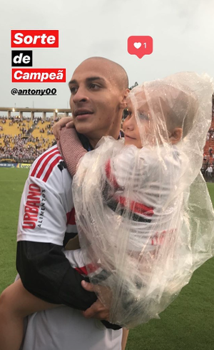 Antony e Larissa celebraram juntos