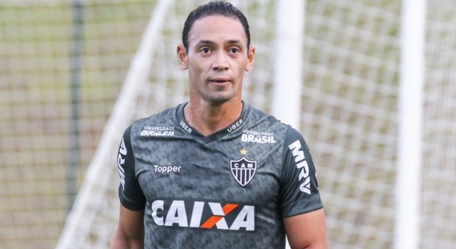 Anunciado no final de 2017, Ricardo Oliveira desembarcou em com a dúvida dos torcedores, que demoraram a ter confiança por conta da idade do jogador (38 anos). Entretanto, ao 