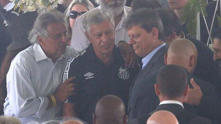 Ao lado de Tarcísio, Clodoaldo, ex-volante do Santos e da Seleção do Tri, em 1970, também passou pela Vila Belmiro.