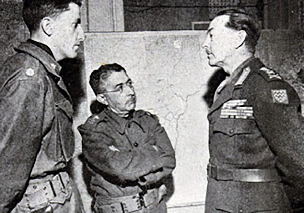 Ao receber o convite do Ministro da Guerra Eurico Gaspar Dutra para comandar a FEB, em plena guerra mundial, João Batista Mascarenhas de Moraes (ao centro, na foto) reagiu com cautela, pois já tinha 60 anos (em agosto de 1943). Mas acabou aceitando o convite. 