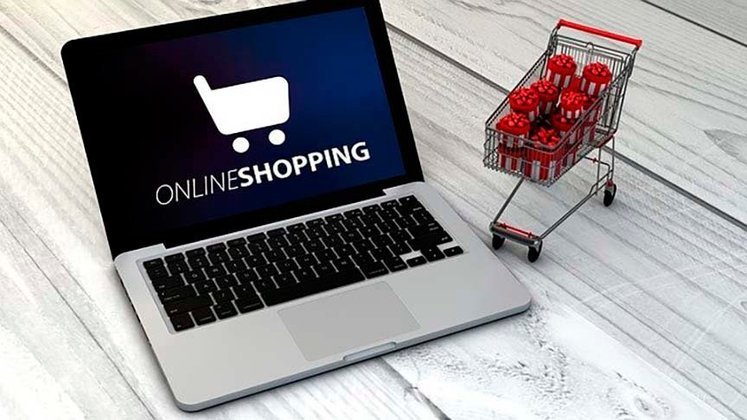  Ao serem perguntados onde farão suas compras, a maioria respondeu que vai alternar entre lojas físicas e online (48,9%). Só física, 28,9% ; e somente online, 22,2%. 