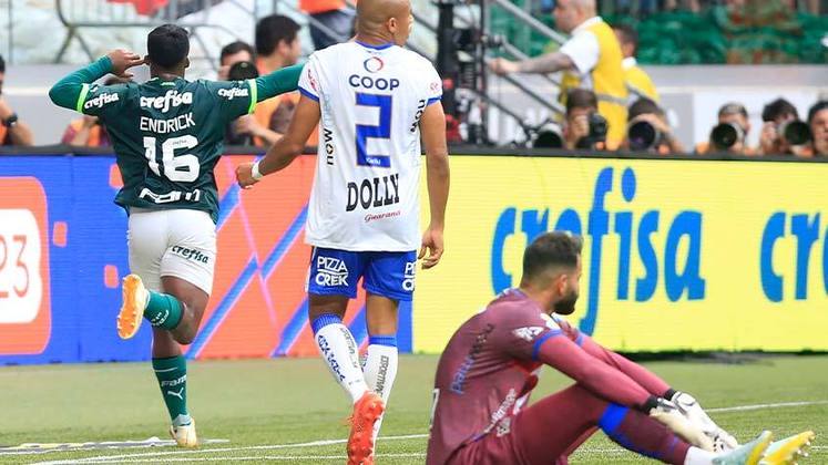 Aos 34 minutos do primeiro tempo o Palmeiras marcou seu terceiro gol na partida. Endrick aproveitou o rebote do goleiro Ygor e ampliou.
