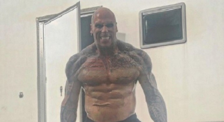 Com aparência temível, Martyn Ford estará em Mortal Kombat 2