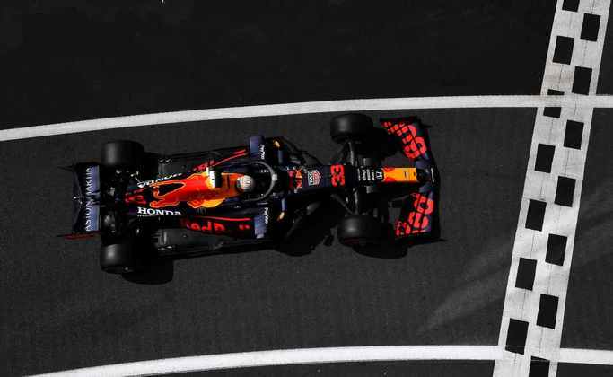 Apesar da terceira posição no grid, Verstappen ficou mais de um segundo atrás do pole Lewis Hamilton