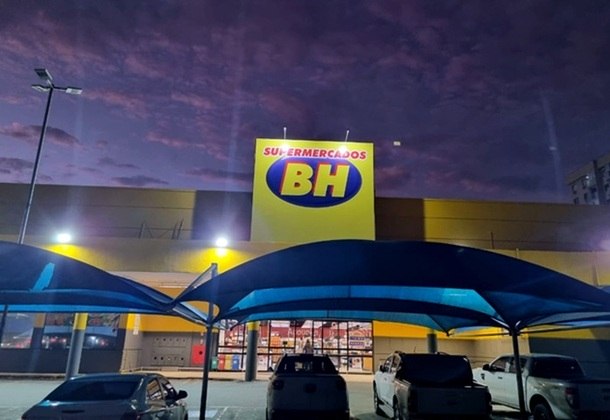 Apesar de ser relativamente recente, fundado em maio de 1996, o Supermercados BH já consta na lista dos maiores varejistas do Brasil há algum tempo. Em 2022, ficou na 13ª posição, segundo a SBVC. 