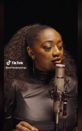 Apesar disso, a cantora tem forte presença no TikTok e várias de suas apresentações por lá conquistaram milhões de visualizações ao redor do mundo.
