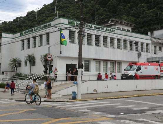 Apesar dos esforços para salvar sua vida, a vítima foi levada ao Hospital Santo Amaro (HSA), em Guarujá, mas infelizmente não resistiu aos ferimentos.
