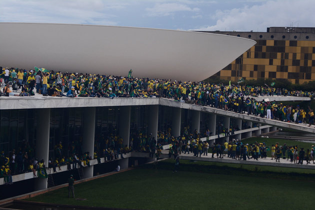 Apoiadores do ex-presidente Jair Bolsonaro durante a invasão ao prédio do Congresso Nacional