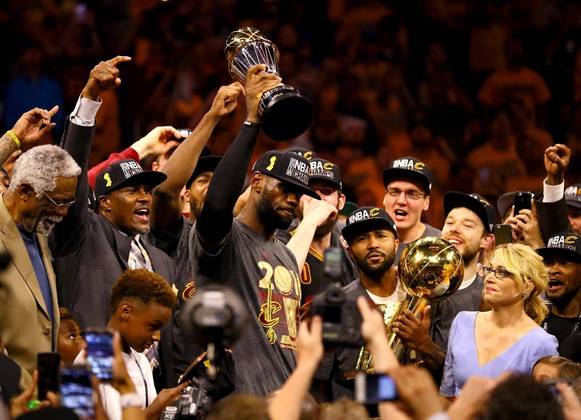 Após a derrota para o Golden State Warriors nas finais de 2015, o título veio com uma virada histórica em 2016. LeBron James foi o melhor jogador da decisão pela terceira vez na carreira e liderou a virada de 3 a 1 para 4 a 3, algo inédito na história. 