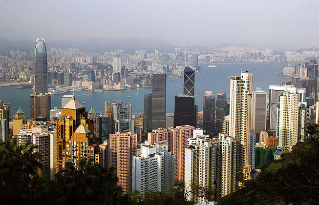 Após cair para a quarta colocação em 2022,  Hong Kong, localizada na costa Sul da China, retornou à terceira posição neste ano