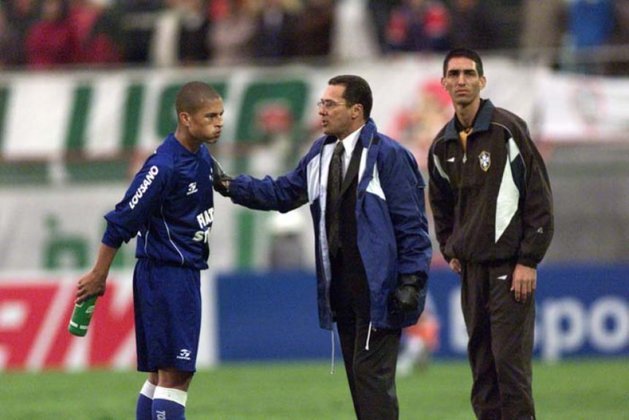 Após, em 2002, assumir o Cruzeiro, no ano seguinte voltou a se destacar por um trabalho de alto nível. Conduziu a Raposa em 2003 a uma Tríplice Coroa, faturando o Mineiro, a Copa do Brasil e o Brasileiro, conquistado com rodadas de antecedência.