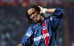 Após o destaque no futebol brasileiro, Ronaldinho começou a dar seus primeiros passos na Europa quando foi contratado pelo PSG em 2001.