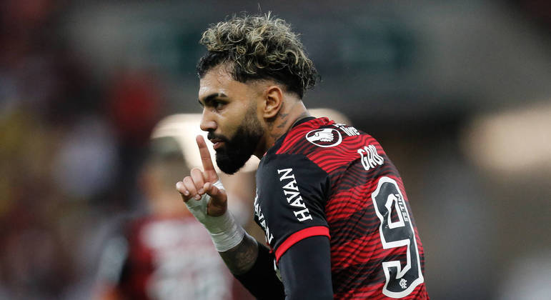 Autor de um dos gols na vitória do Flamengo contra o América-MG, Gabigol 'pede silêncio'