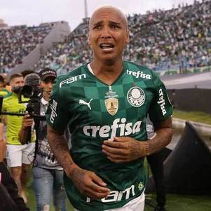 O atacante Deyverson na comemoração do título do Palmeiras