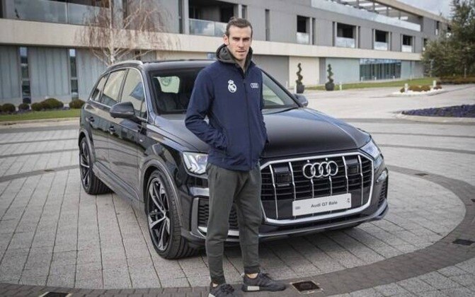 Quando atuava no Real Madrid, Bale ganhou um Audi Q7, avaliado em mais de R$ 540 mil. Um dos veículos mais raros do ex-jogador é o Bentley Continental GT, que custa R$ 1,2 milhão