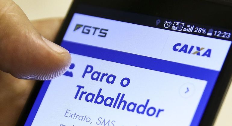 Metade dos trabalhadores afirmam ter até R$ 2.500 nas contas do FGTS