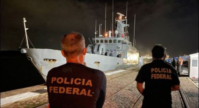 PF desarticula quadrilha especializada em tráfico de drogas em alto-mar