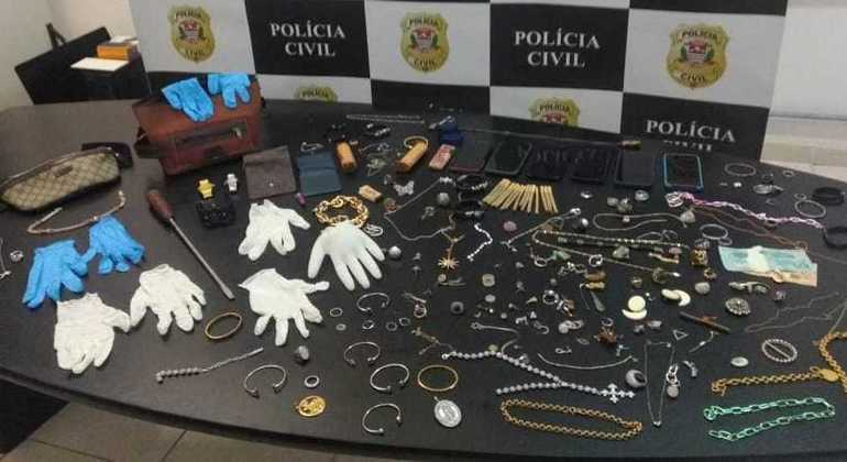 Deic faz operação contra suspeitos de assalto a condomínios de luxo na Grande SP