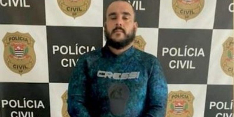 A maior facção do Brasil, o PCC (Primeiro Comando da Capital), que atua principalmente no estado de São Paulo, é conhecida mundialmente por integrar pessoas que cometem os mais bárbaros crimes. Mas, além disso, pode-se destacar pelos mais inusitados apelidos atribuídos aos suspeitos de fazer parte do grupo. O mergulhador espanhol Joaquim Gimenez, de 34 anos, é conhecido por membros da facção por 'Aquaman', um herói inventado pela DC Comics, que comanda o mundo subaquático dos sete mares. Gimenez, que era procurado pela Interpol, foi preso em janeiro fixando drogas no casco de um navio, e esse tipo de trabalho seria sua especialidade