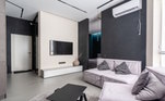 8. Otimize o uso de aparelhos como ar-condicionado e
ventilador, fechando as portas e janelas quando estiverem ligados, para evitar a entrada de ar quente. Uma boa ideia é realizar manutenção periódica no ar-condicionado, pois problemas técnicos
podem aumentar o consumo de energia 
