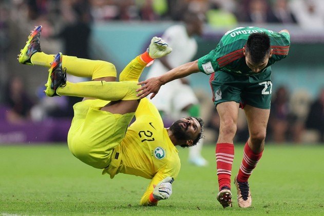 O México bateu a Árabia Saudita por 2 a 1, pela terceira rodada do grupo B da Copa no Catar. No entanto, pelo critério de saldo de gols, perdeu a vaga nas oitavas para a Polônia, derrotada pela Argentina no outro jogo da chave