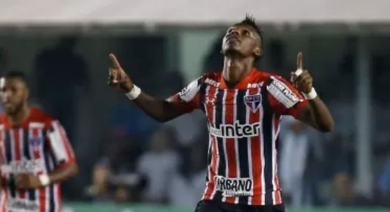 Arboleda - o zagueiro equatoriano de 29 anos tem valor estimado de 1,6 milhões de euros (cerca de R$ 9,8 milhões). Seu contrato com o Tricolor vai até junho de 2022. 