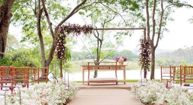Arco de flores para casamento