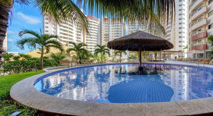 Área das piscinas do Resort Wyndham Olímpia, no interior de São Paulo