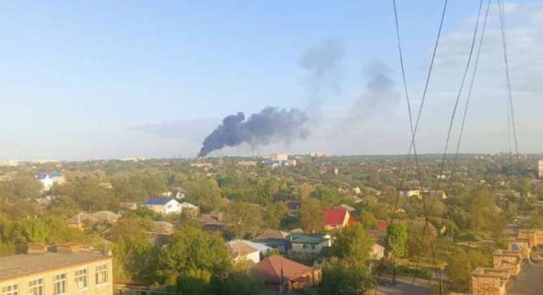 Áreas de Luhansk ocupadas pela Rússia sofrem bombardeios