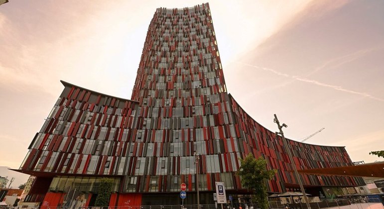 A exótica Arena Kombétare, de Tirana, na Albânia