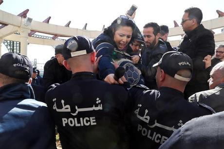 Protestos se intendificaram na sexta-feira (1)