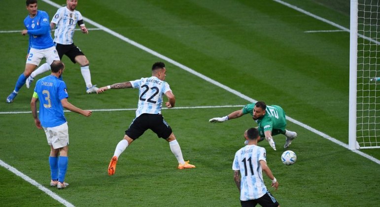 Outro ângulo do tento de Lautaro, Argentina 1 X 0