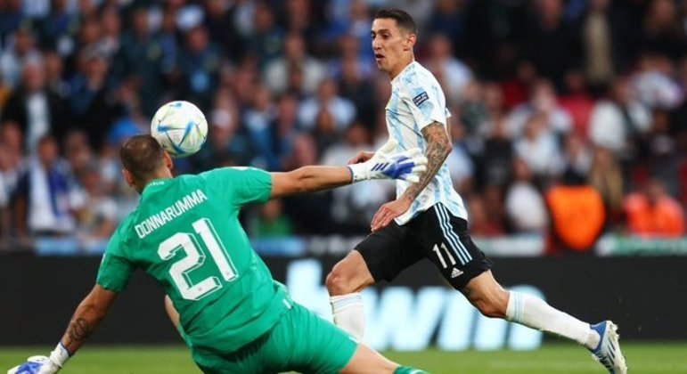 Detalhe do gol de Di Maria, Argentina 2 X 0