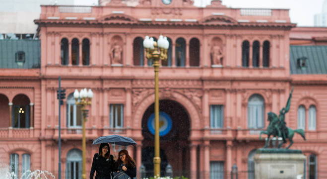 Argentina anuncia medidas para diminuir impacto do coronavírus
