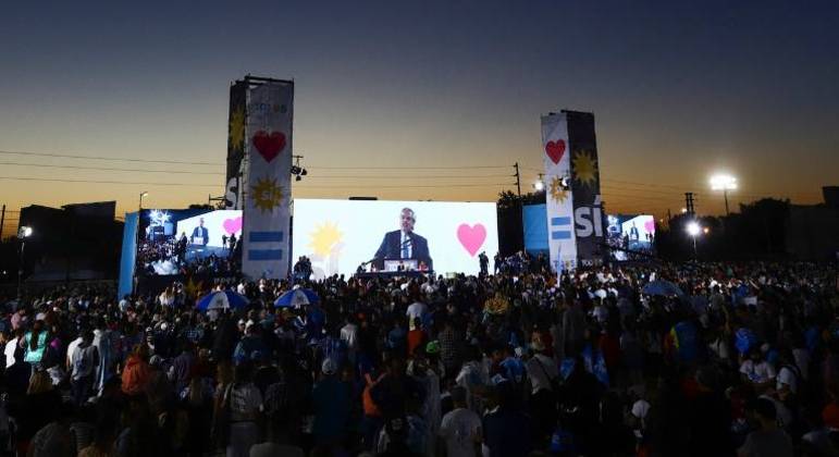 Los argentinos votan en las elecciones parlamentarias de este domingo – Noticias