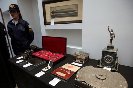 Curadora diz que objetos pertenciam ao regime nazista