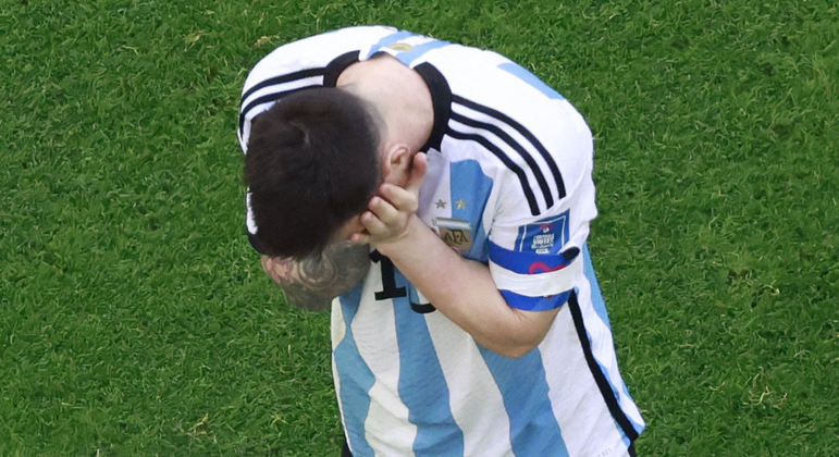 O único gol dos argentinos foi marcado por Lionel Messi, que bateu o pênalti aos 10' do primeiro tempo
