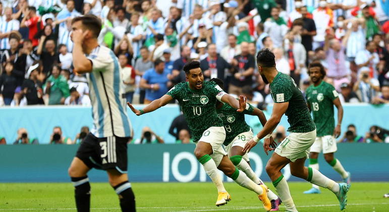 Golaço de virada da Arábia Saudita veio pelos pés de Al-Dawsari