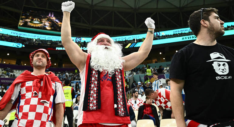 Papai Noel dá aquela força para a Croácia chegar à final da Copa pela segunda vez seguida