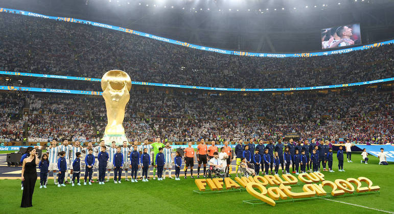 Messi faz da ilusão realidade, Argentina vence França nos pênaltis e fica  com tri da Copa do Mundo - Futebol - R7 Copa do Mundo