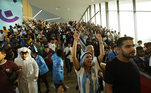 A torcida argentina inundou o metrô de Doha e o destino? A final da Copa do Mundo!