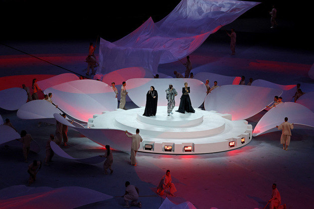 Tá acabando! A cerimônia de encerramento contou com os cantores Nora Fatehi, Balqees, Rahma Riad e Manal