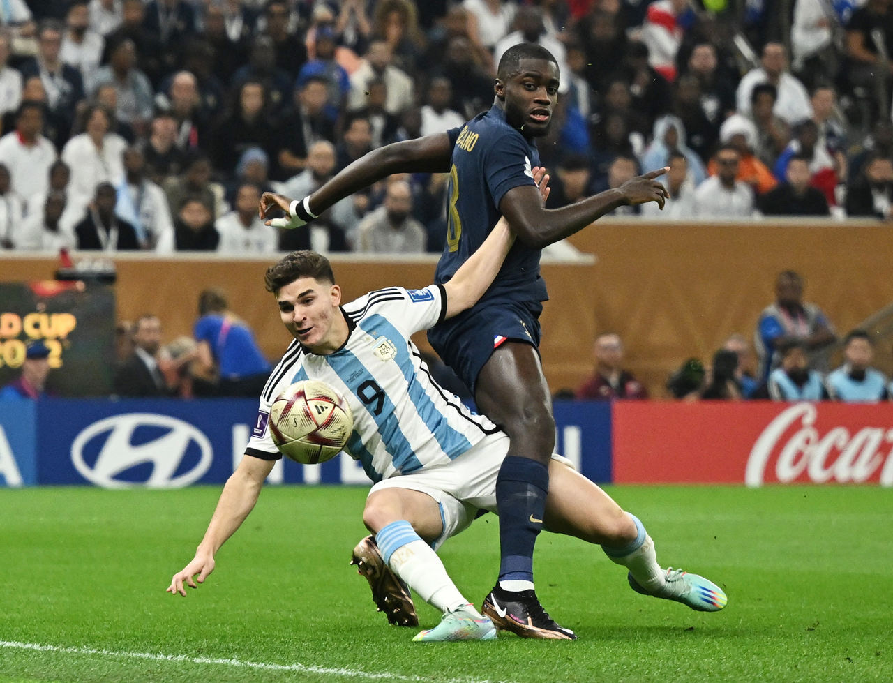 Messi faz da ilusão realidade, Argentina vence França nos pênaltis e fica  com tri da Copa do Mundo - Futebol - R7 Copa do Mundo