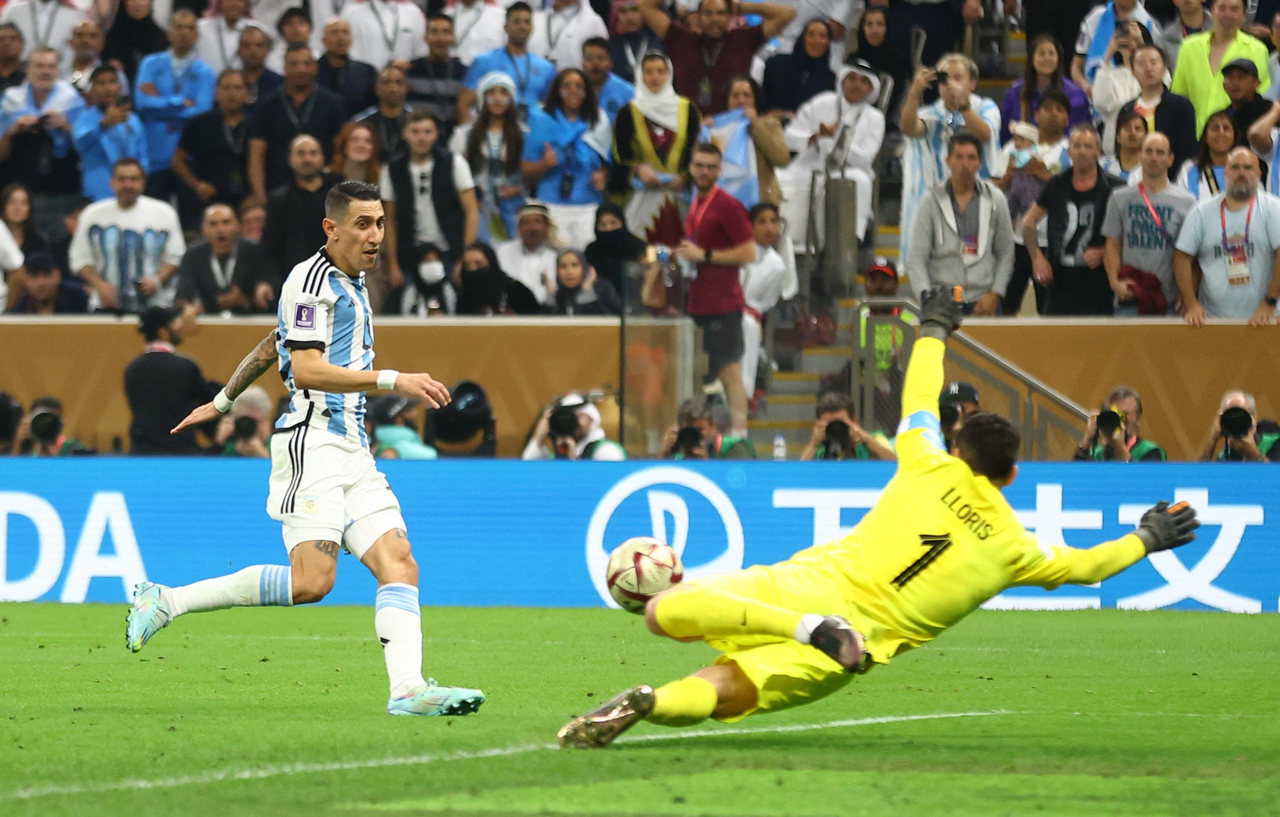 Messi faz da ilusão realidade, Argentina vence França nos pênaltis e fica  com tri da Copa do Mundo - Futebol - R7 Copa do Mundo