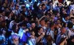 Na capital argentina, nas ruas e nos bares, a festa não para