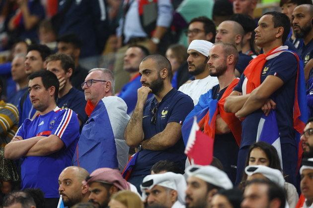 Toda a preocupação da torcida francesa que ainda não viu a seleção chutar ao gol nessa final