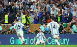 GOL DA ARGENTINA! Lionel Messi mais uma vez coloca os argentinos na frente no placar. 3 a 2 para a Argentina