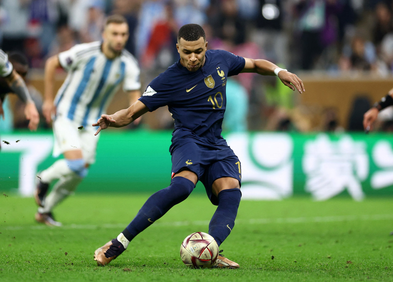 Messi faz da ilusão realidade, Argentina vence França nos pênaltis e fica  com tri da Copa do Mundo - Futebol - R7 Copa do Mundo