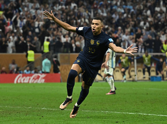 Três vezes Mbappé! O francês iguala recorde de 1966 com três gols em uma final de Copa do Mundo