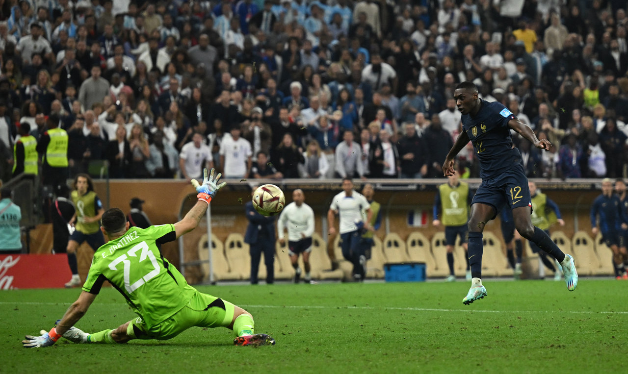 Messi faz da ilusão realidade, Argentina vence França nos pênaltis e fica  com tri da Copa do Mundo - Futebol - R7 Copa do Mundo